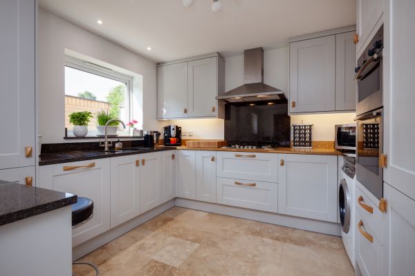 Cost of Cabinet Hardware Installation in Longview
