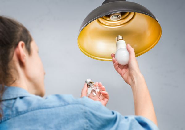 Cost of Light Bulb Replacement in Longview