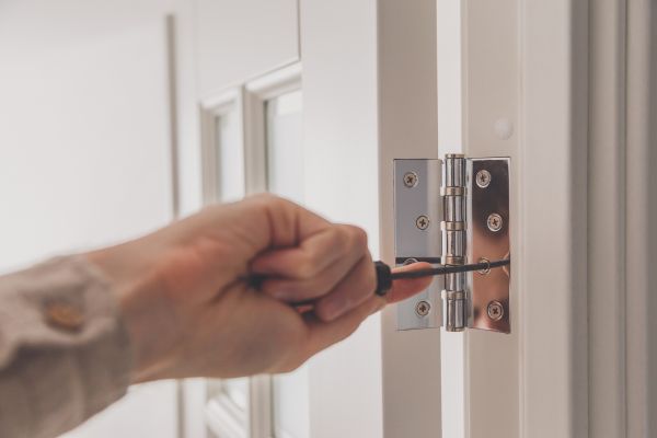 Cost of Hinge Repair in Longview