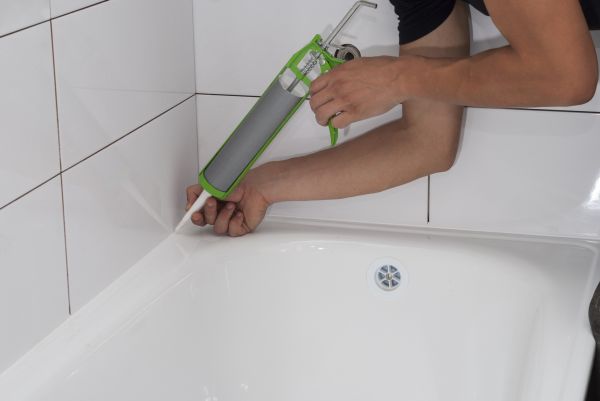 Cost of Tub Recaulking in Longview