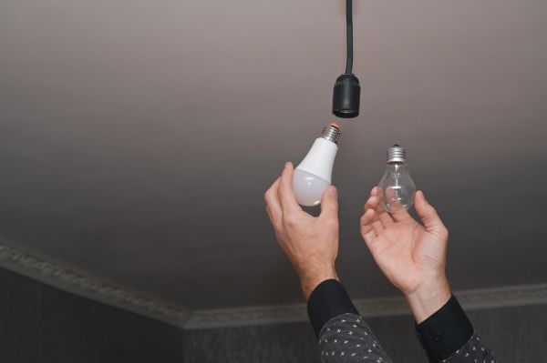 Cost of Light Bulbs Replacement in Longview