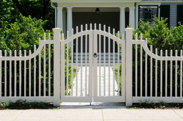 Cost of Gate Hinge Replacement in Longview