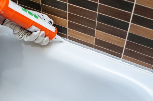 Cost of Bathtub Sealing in Longview